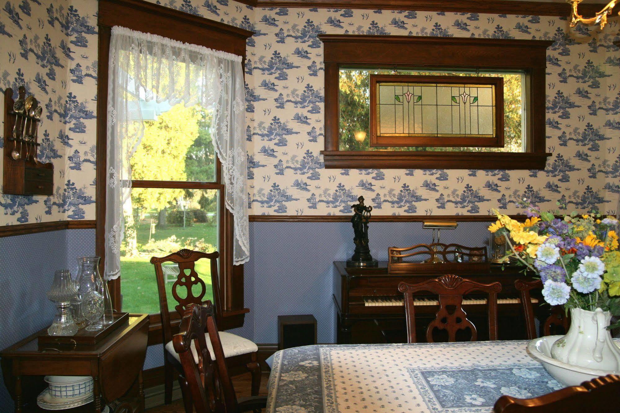 Covington Manor B&B Cambridge ภายนอก รูปภาพ