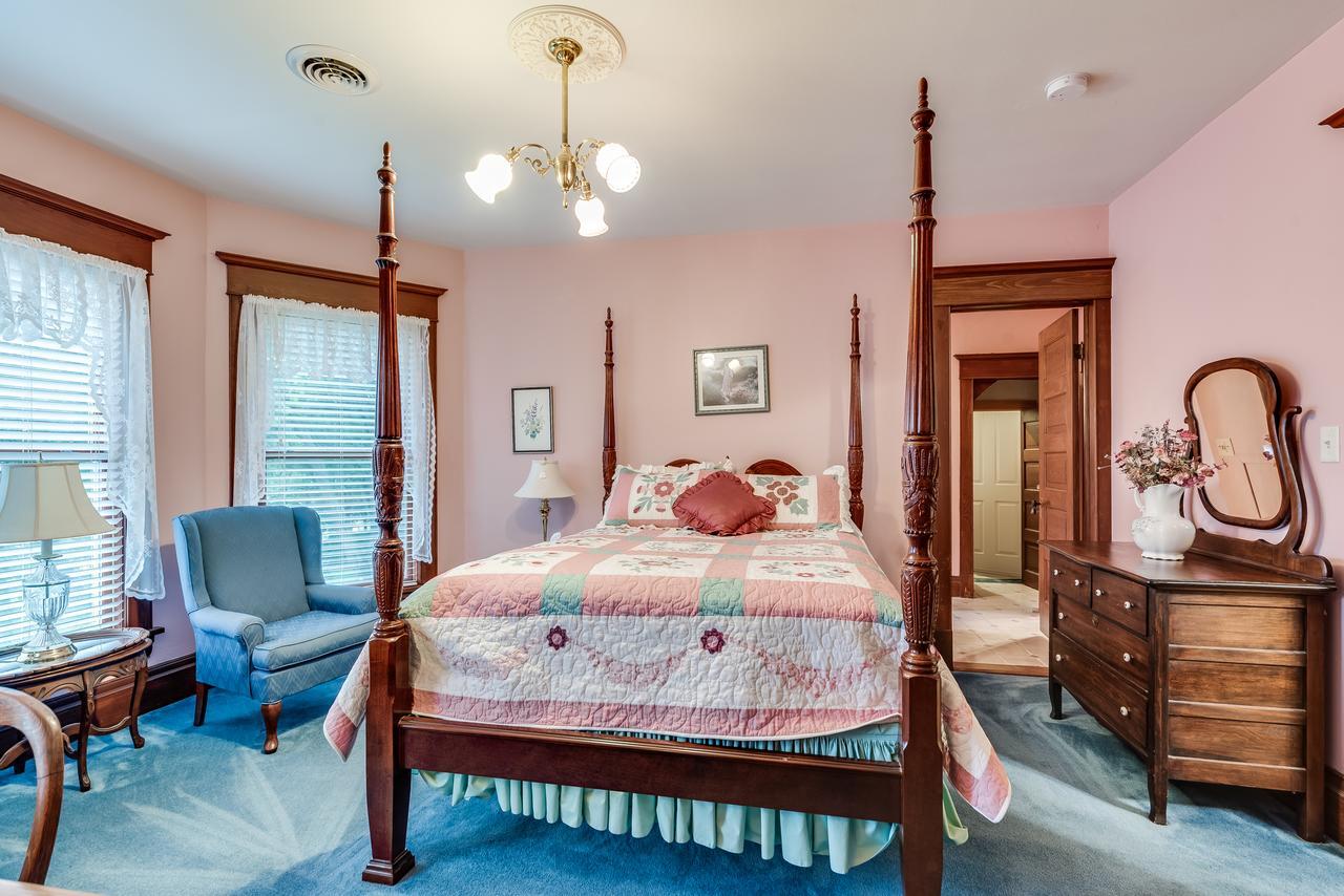 Covington Manor B&B Cambridge ภายนอก รูปภาพ